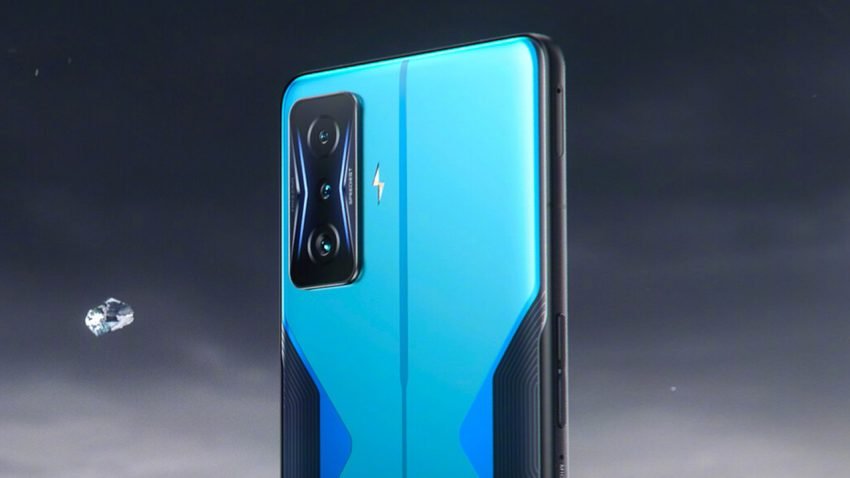 Xiaomi 12 Ultra 4900mAh Bataryaya Sahip Olacak!