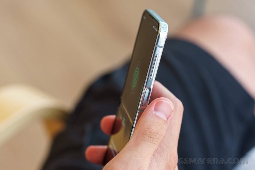 Galaxy Z Flip6’da Katlama İzi Küçülüyor!